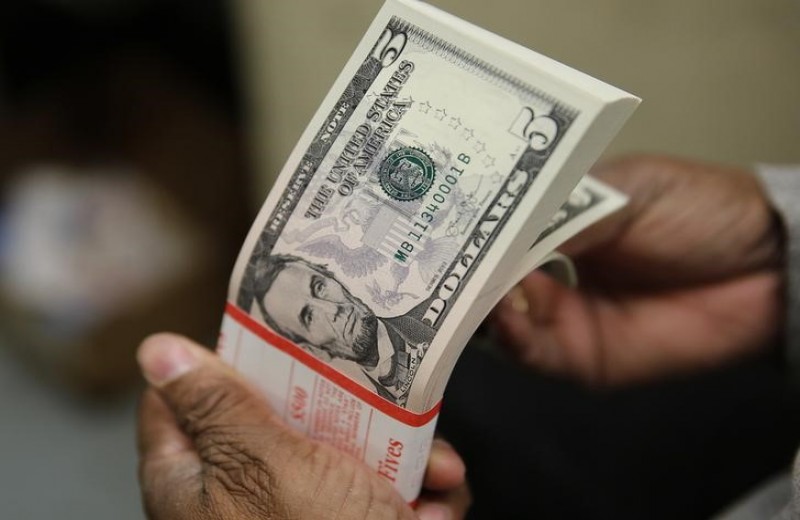 دلار قبل از اعلام اطلاعات مربوط به تورم آمریکا در حال ریزش است