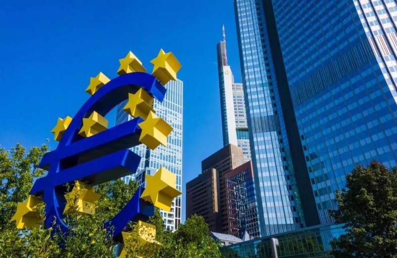 برای مقابله با تورم، ECB باید از سیاست انقباضی استفاده کند